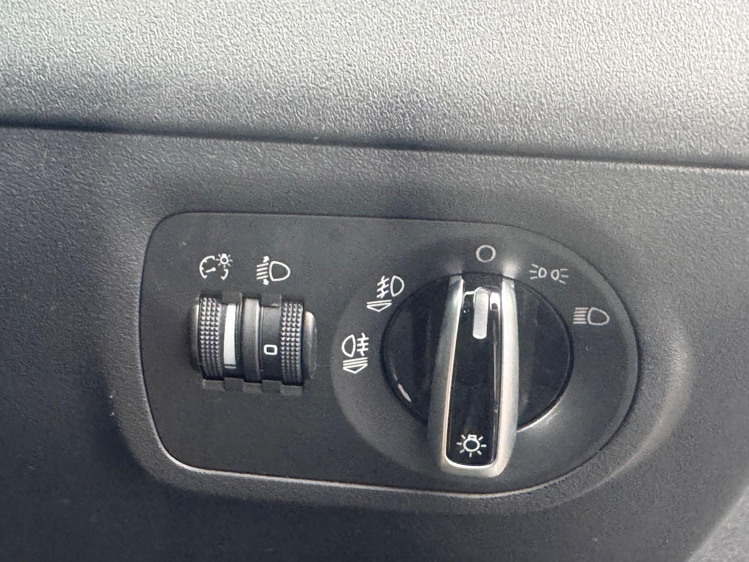 Used Audi TT 2011 for sale - 77440877: Photo 14