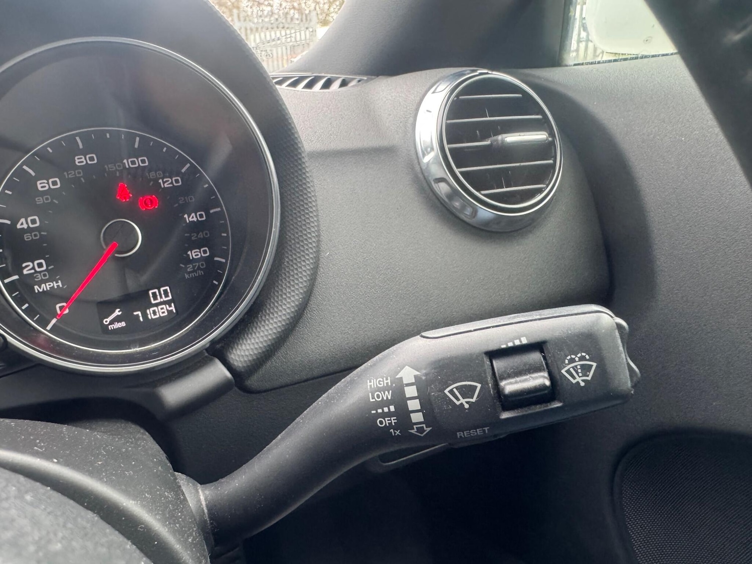 Used Audi TT 2011 for sale - 77440877: Photo 25