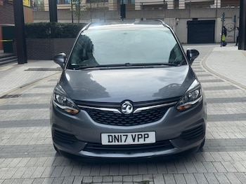 Used Vauxhall Zafira Tourer 2017 for sale - 76189208: Photo 2