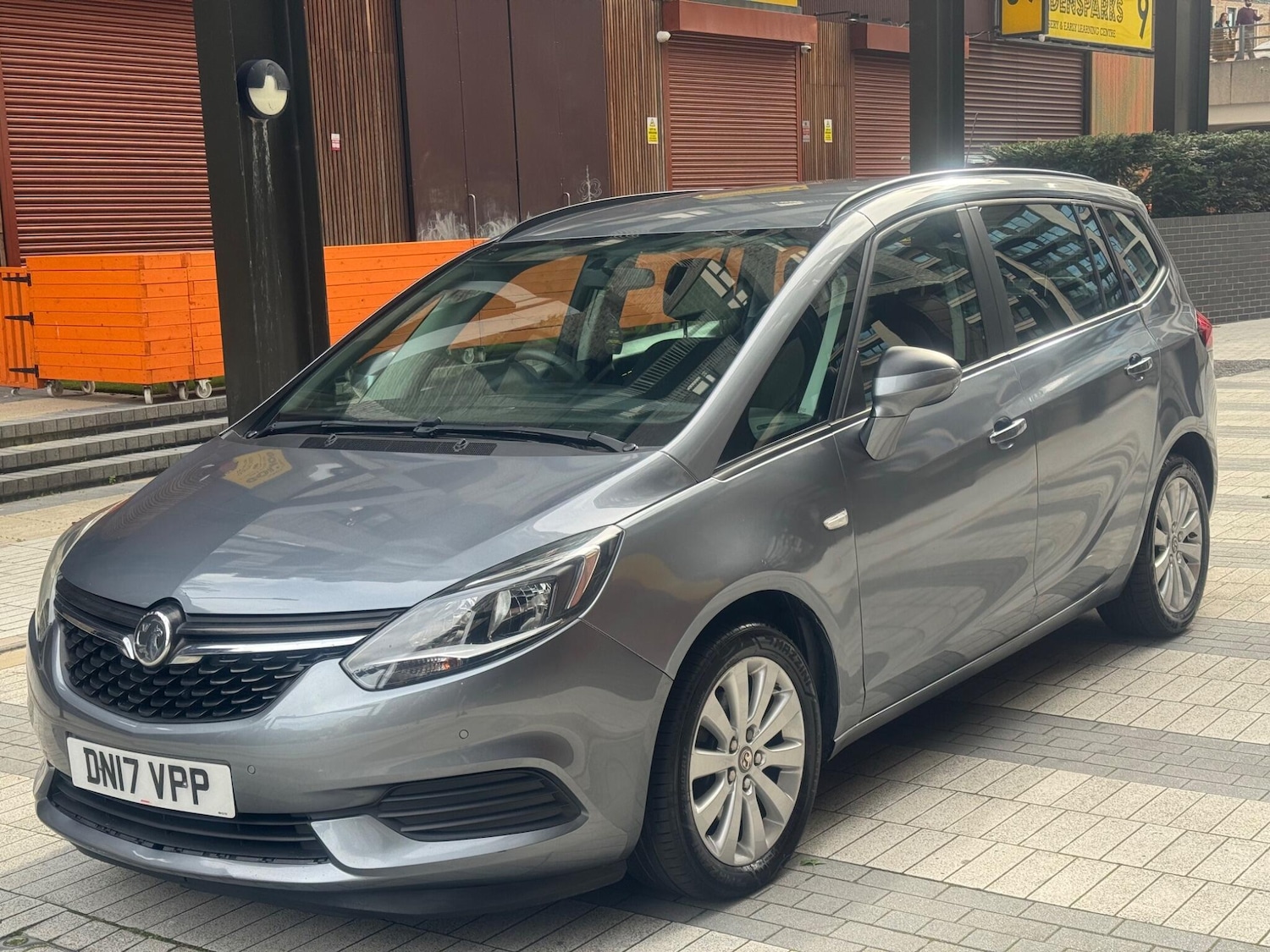 Used Vauxhall Zafira Tourer 2017 for sale - 76189208: Photo 3