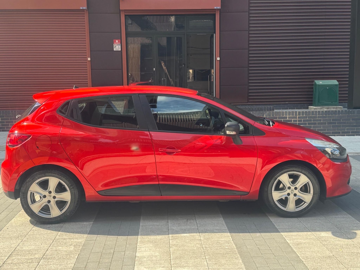 Used Renault Clio 2015 for sale - 76472226: Photo 11