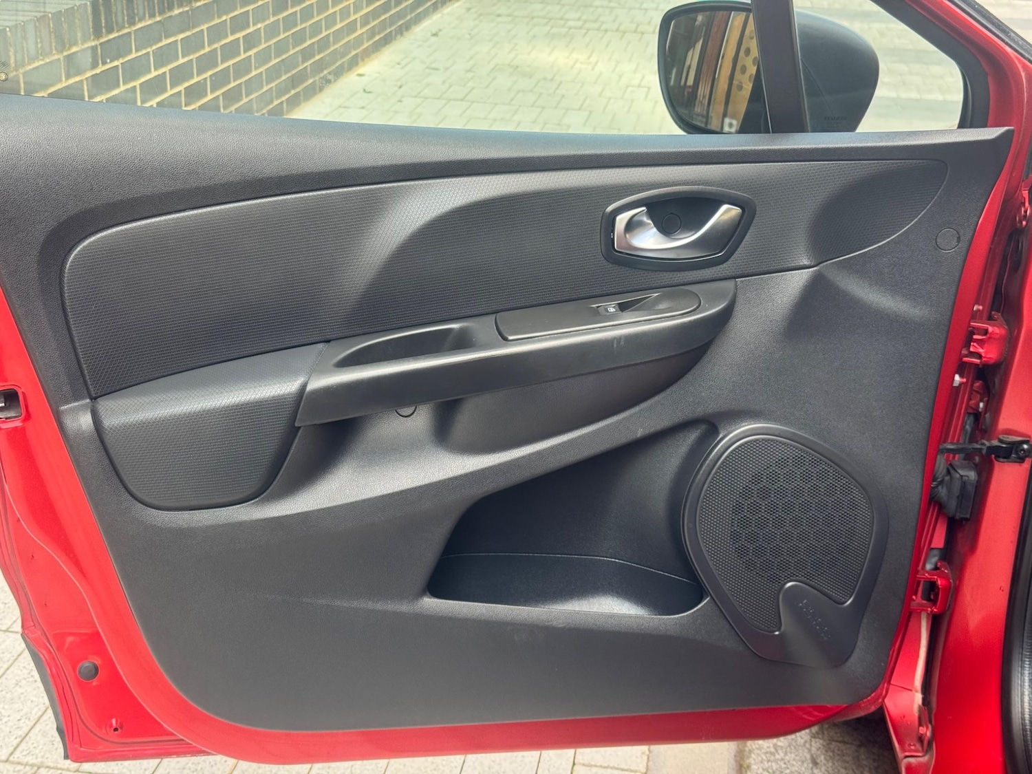 Used Renault Clio 2015 for sale - 76472226: Photo 23