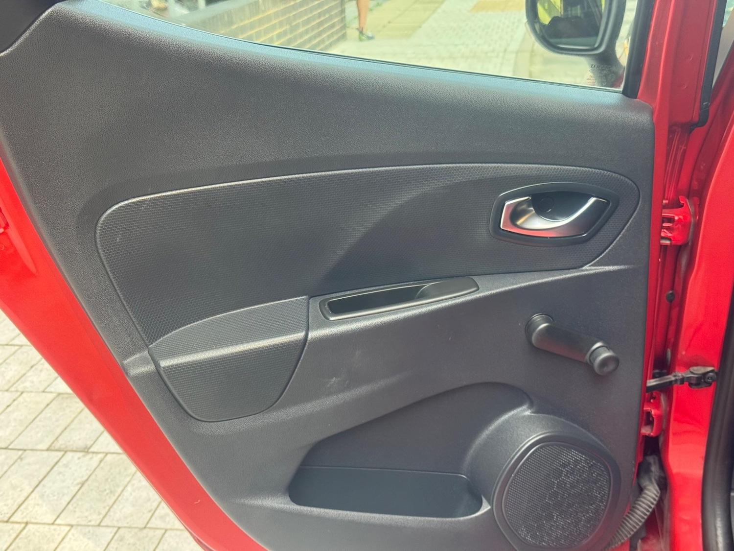 Used Renault Clio 2015 for sale - 76472226: Photo 25