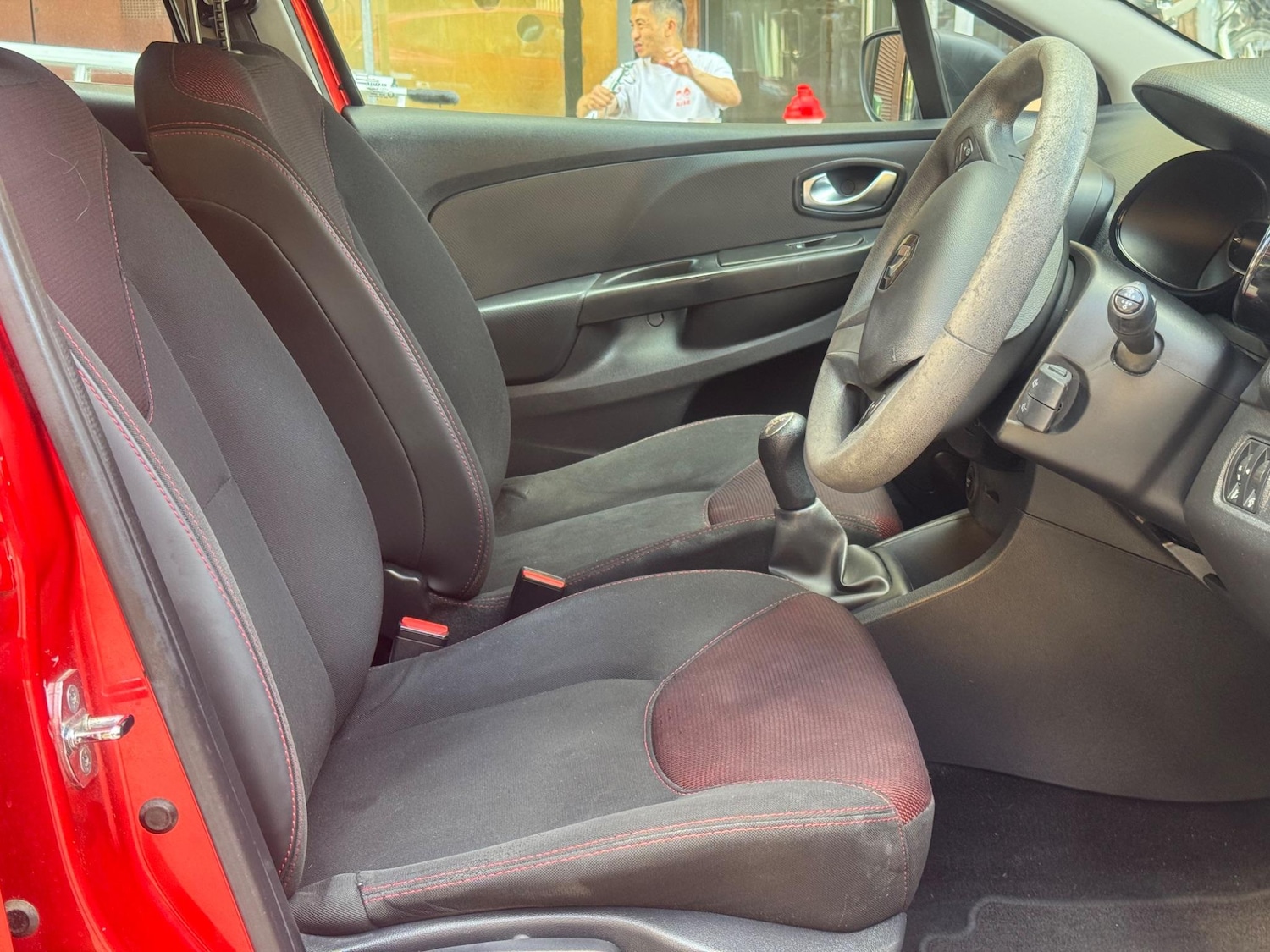 Used Renault Clio 2015 for sale - 76472226: Photo 32