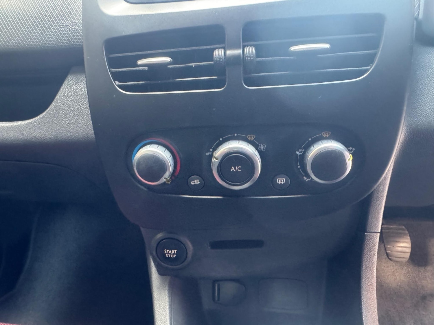 Used Renault Clio 2015 for sale - 76472226: Photo 36