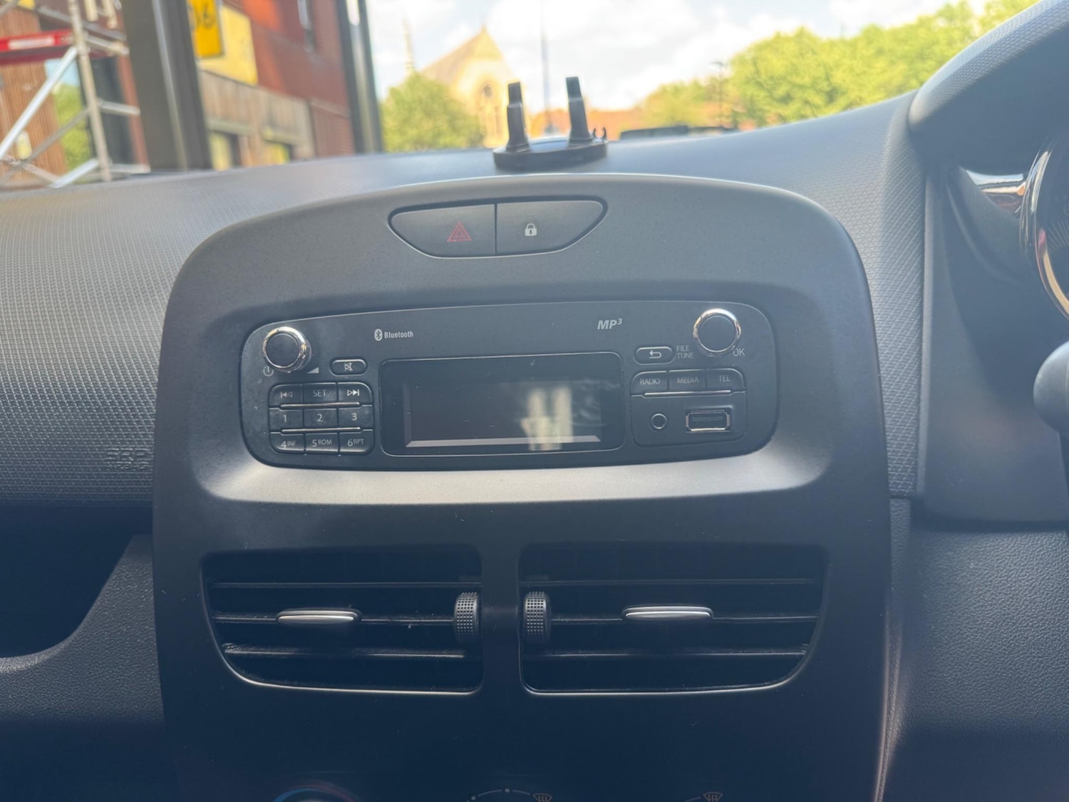 Used Renault Clio 2015 for sale - 76472226: Photo 37