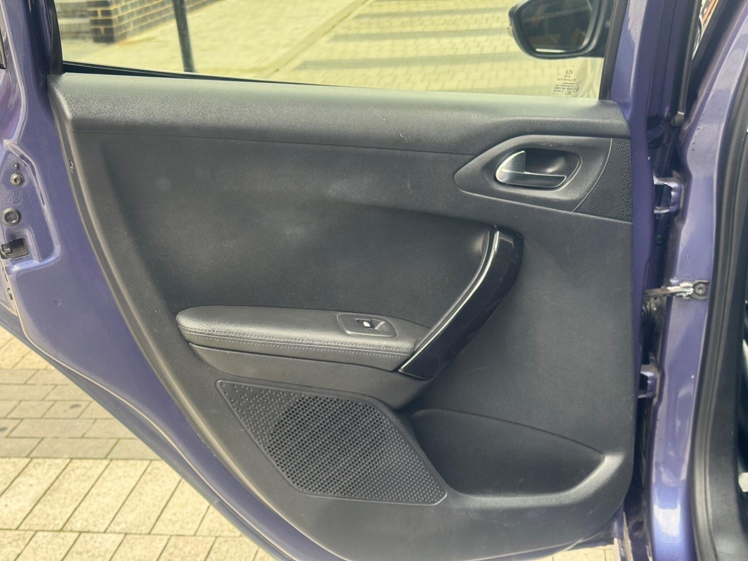 Used Peugeot 208 2015 for sale - 76522330: Photo 25