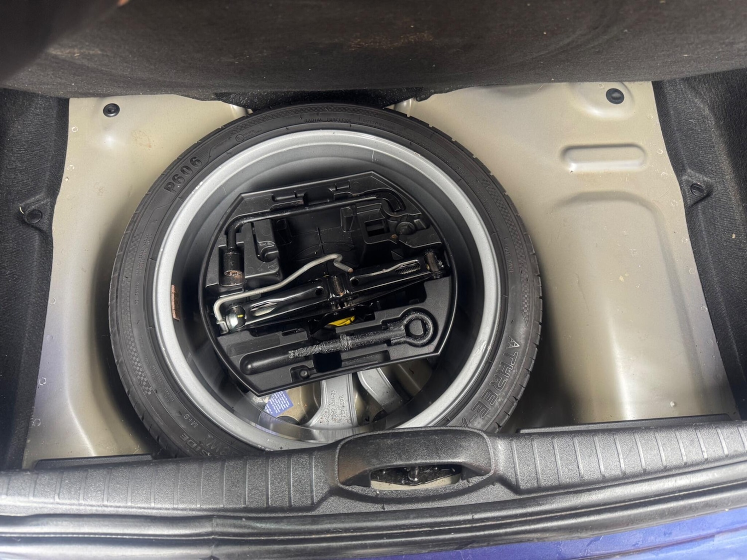 Used Peugeot 208 2015 for sale - 76522330: Photo 28