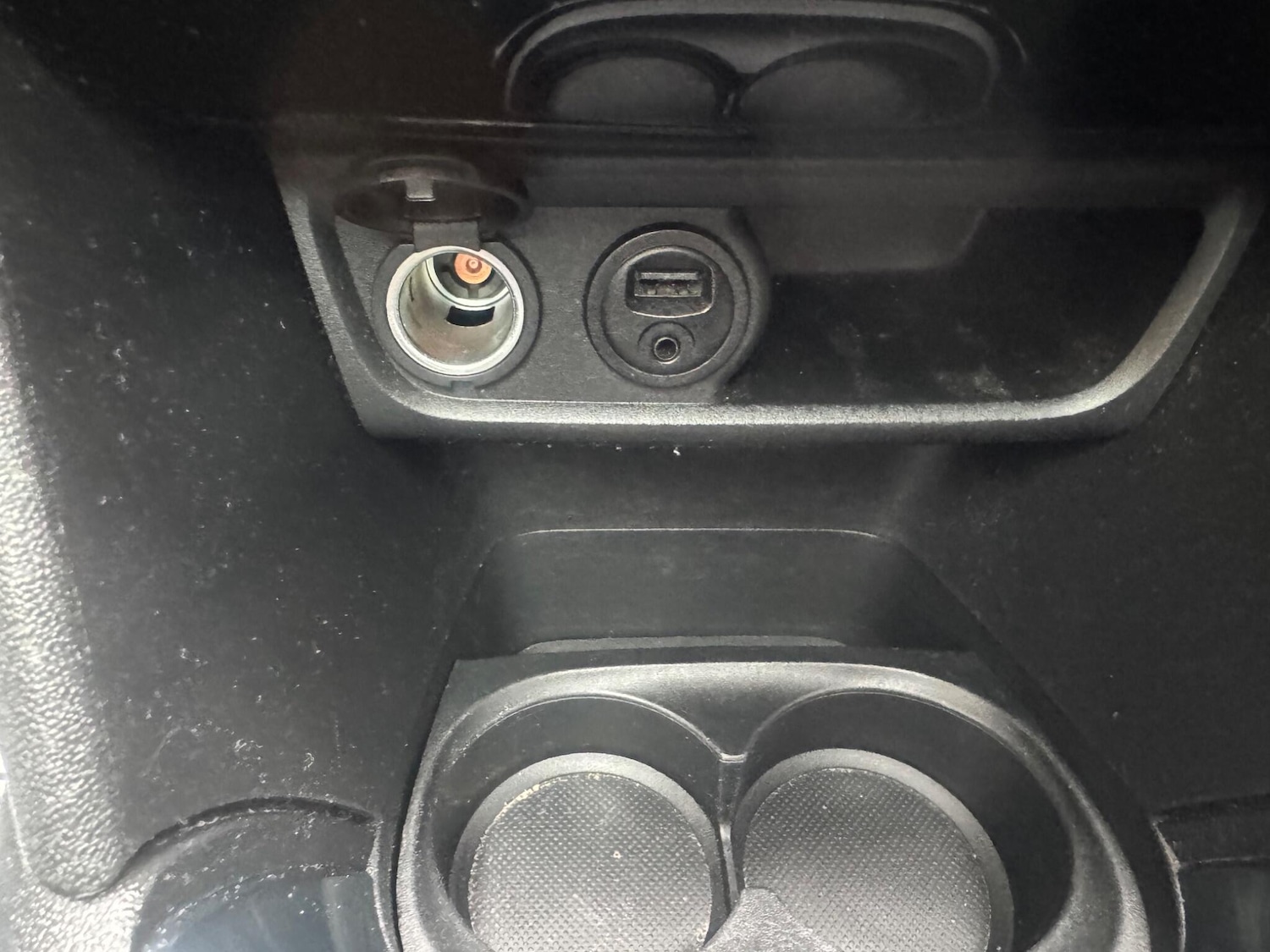 Used Peugeot 208 2015 for sale - 76522330: Photo 38