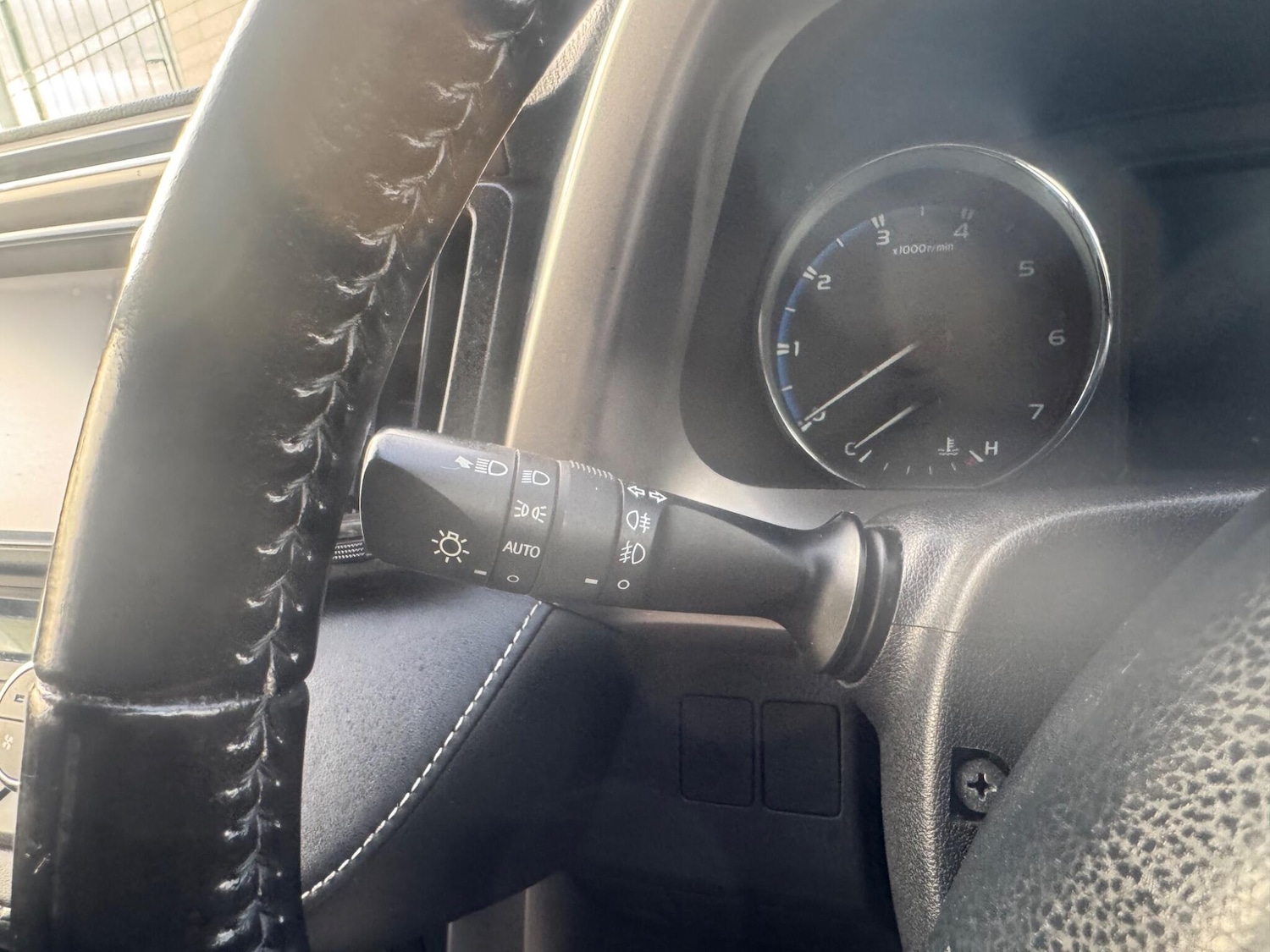 Used Toyota RAV4 2017 for sale - 78035140: Photo 24