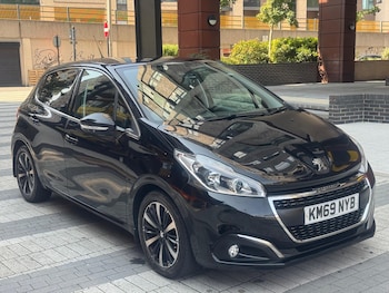 Used Peugeot 208 2019 for sale - 77893133: Photo