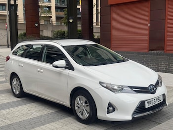 Toyota - Auris