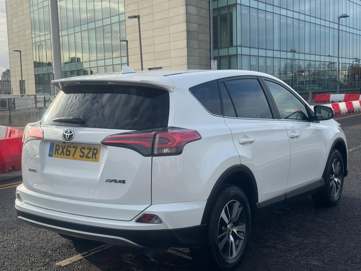 Used Toyota RAV4 2017 for sale - 77156535: Photo 10