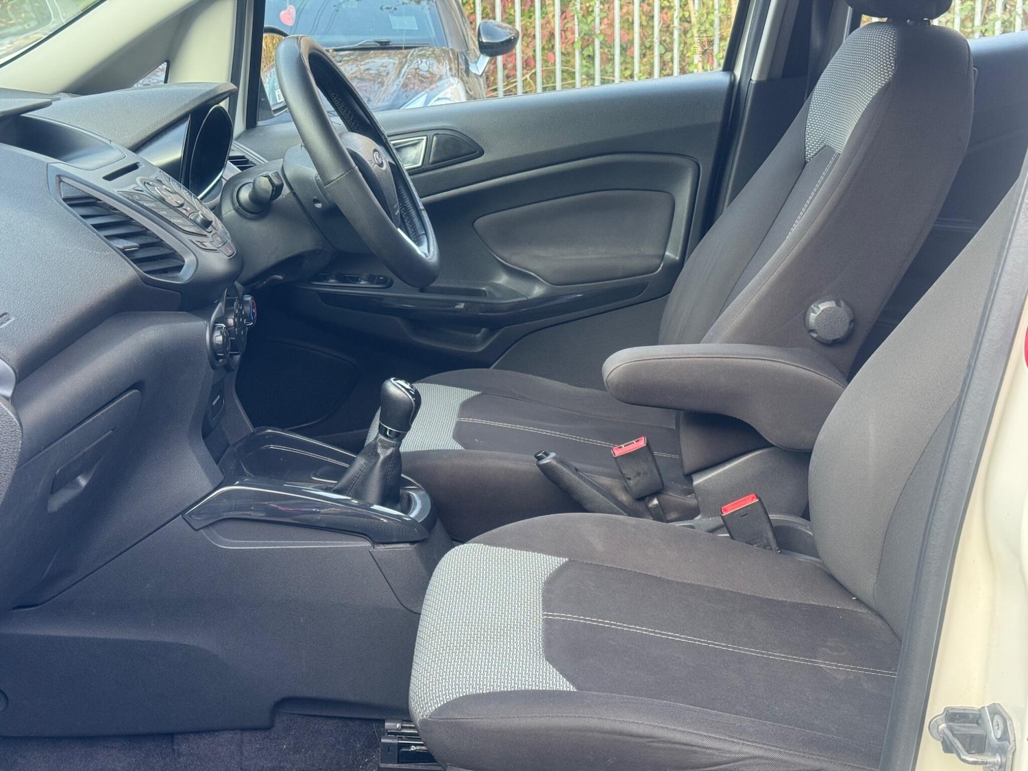 Used Ford Ecosport 2015 for sale - 76990370: Photo 16