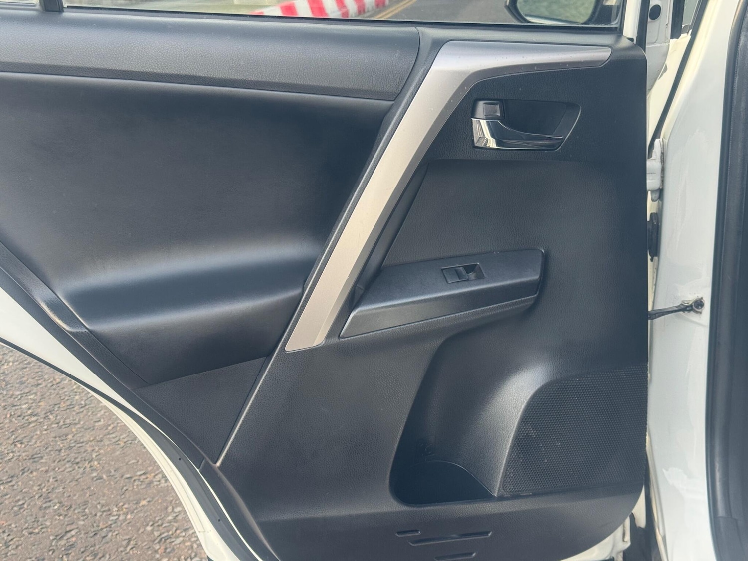 Used Toyota RAV4 2017 for sale - 77940526: Photo 26