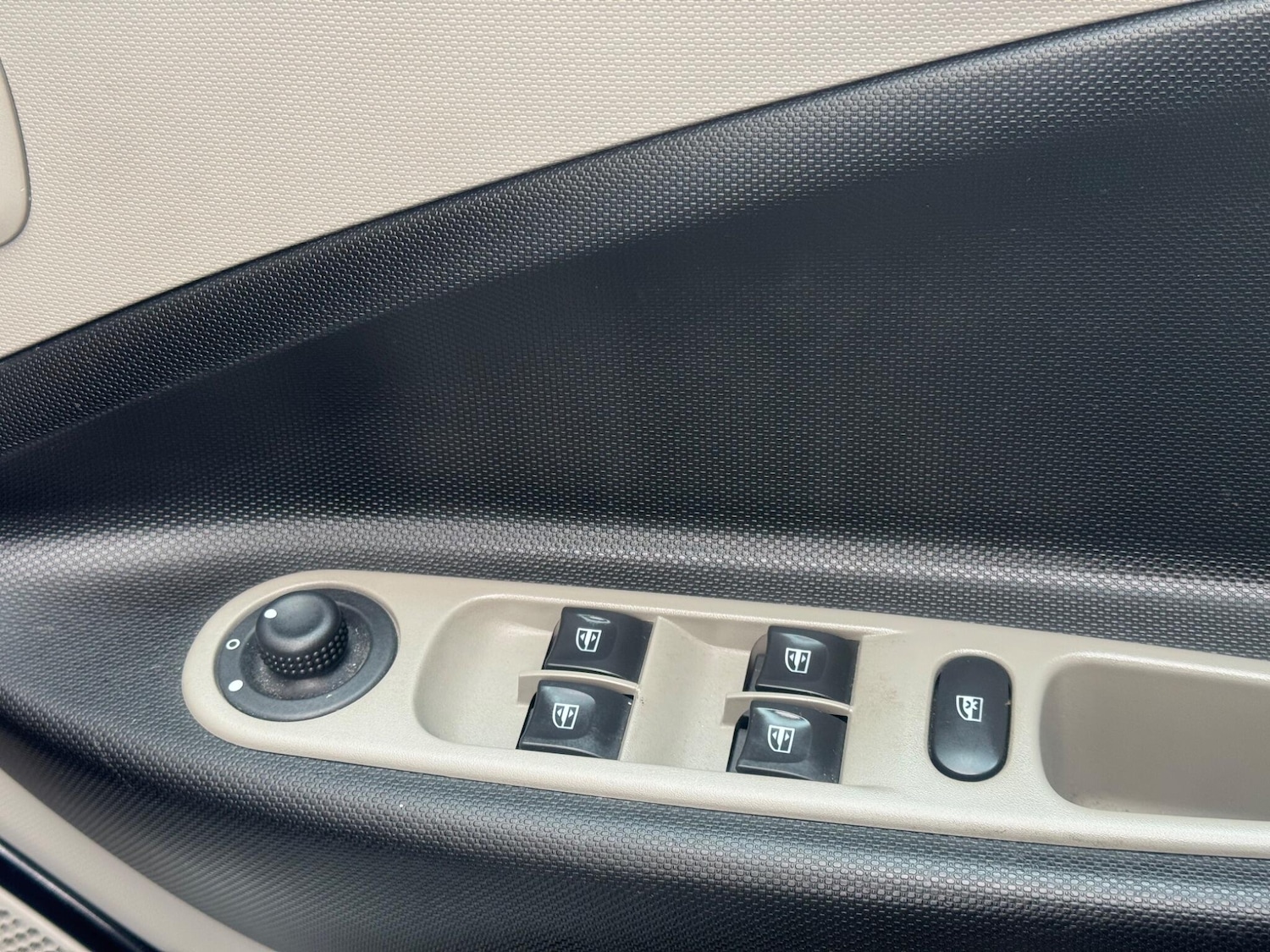 Used Renault Zoe for sale - 77266812: Photo 18