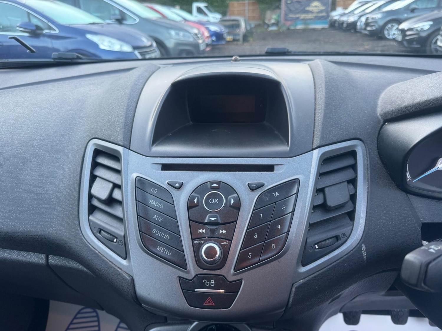 Used Ford Fiesta 2015 for sale - 77738039: Photo 10