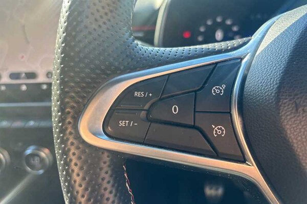 Used Renault Clio 2023 for sale - 76155344: Photo 17