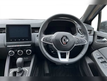 Used Renault Clio 2024 for sale - 78638368: Photo