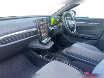 Used Renault Megane E Tech 2024 for sale - 77146772: Photo