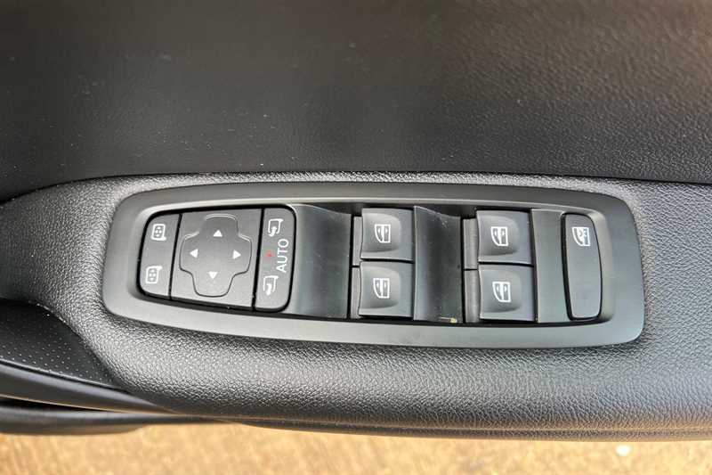 Used Renault Megane 2019 for sale - 76475292: Photo 17