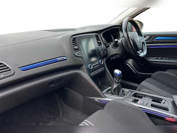 Used Renault Megane 2019 for sale - 76475292: Photo