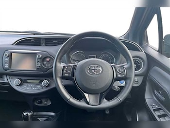 Used Toyota Yaris undefined for sale - 77360727: Photo