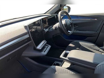 Used Renault Scenic E-Tech 2025 for sale - 77927662: Photo