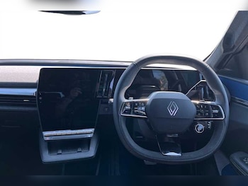 Used Renault Scenic E-Tech 2025 for sale - 77927662: Photo