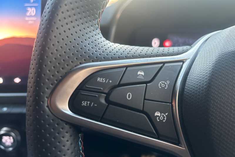 Used Renault Clio 2025 for sale - 76515137: Photo 17