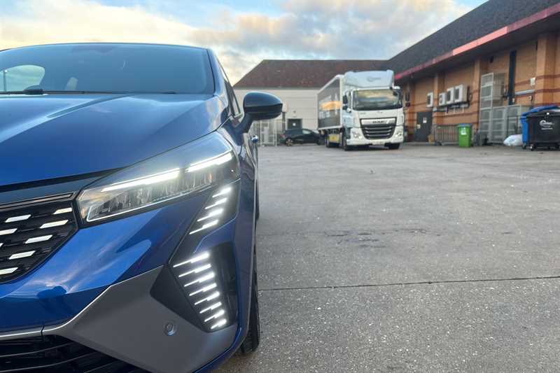 Used Renault Clio 2025 for sale - 76515137: Photo 19