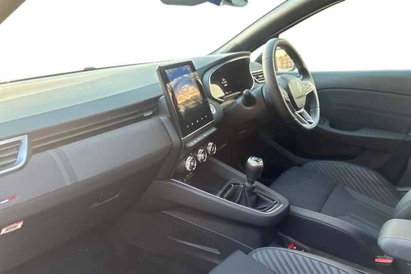 Used Renault Clio 2025 for sale - 76515137: Photo 2