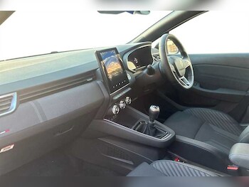 Used Renault Clio 2025 for sale - 76515137: Photo