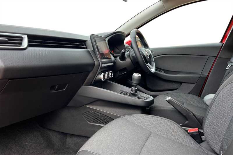 Used Renault Clio 2021 for sale - 77627773: Photo 2