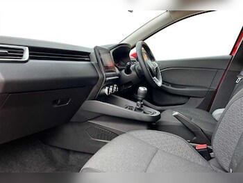 Used Renault Clio 2021 for sale - 77627773: Photo