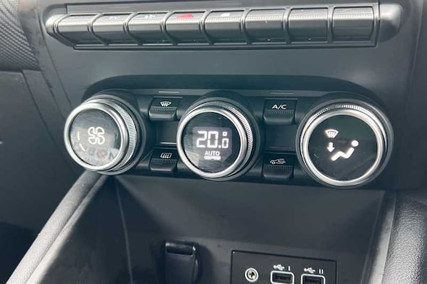 Used Renault Captur 2023 for sale - 76155208: Photo 16
