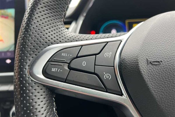Used Renault Captur 2023 for sale - 76155208: Photo 17