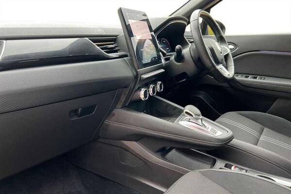 Used Renault Captur 2023 for sale - 76155208: Photo 2