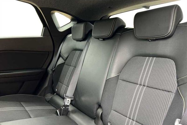 Used Renault Captur 2023 for sale - 76155208: Photo 8