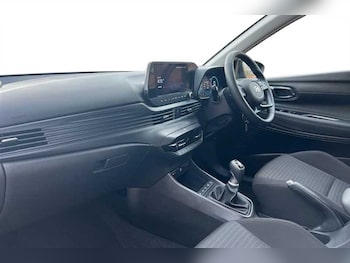 Used Hyundai i20 2023 for sale - 77307872: Photo