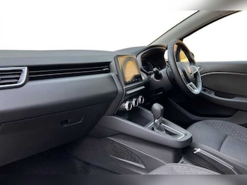 Used Renault Clio 2023 for sale - 76501670: Photo