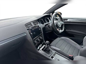 Used Volkswagen Golf 2018 for sale - 77786526: Photo