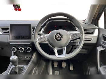 Used Renault Captur 2022 for sale - 77996844: Photo