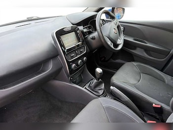 Used Renault Clio 2019 for sale - 78936643: Photo