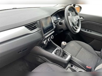Used Renault Captur 2024 for sale - 78831465: Photo