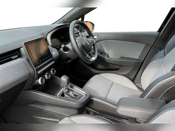 Used Renault Clio 2024 for sale - 78638367: Photo