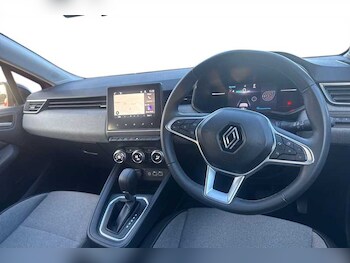 Used Renault Clio 2024 for sale - 77146770: Photo