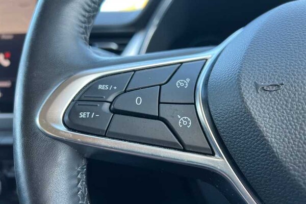 Used Renault Captur 2021 for sale - 76155319: Photo 17