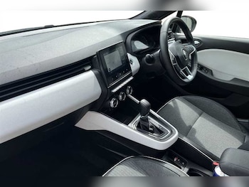Used Renault Clio 2023 for sale - 78892663: Photo
