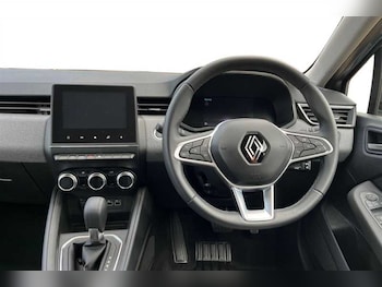 Used Renault Clio 2023 for sale - 78610388: Photo